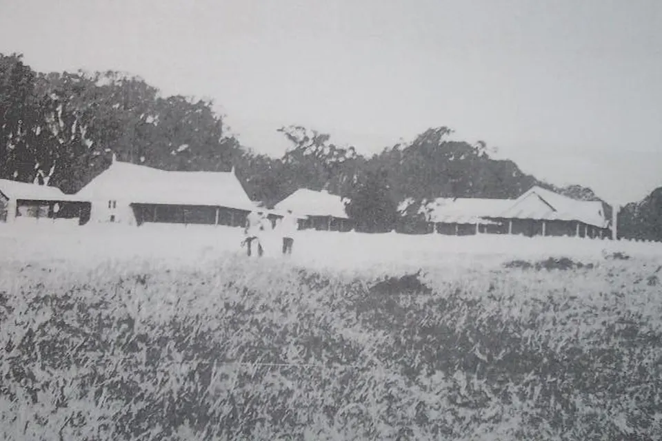 Bayview Guest House at The Entrance taken around 1900.