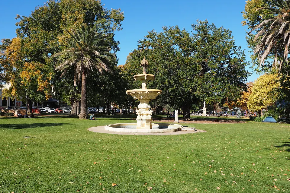 A fountain in Belmore Park, Goulburn