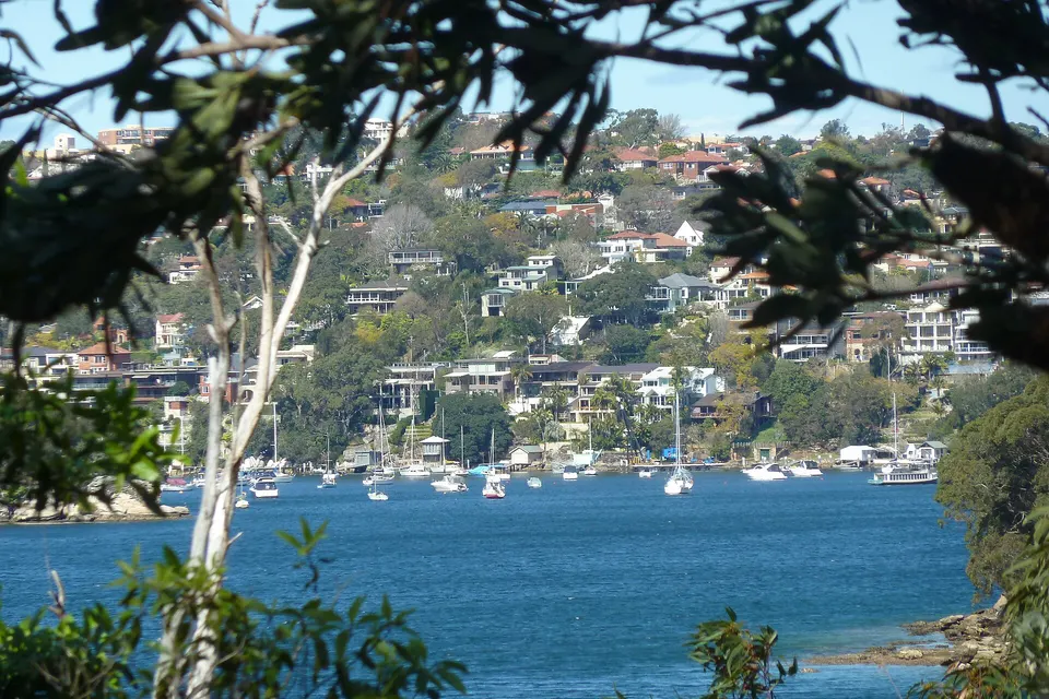 Middle Harbour - Sydney 1 (10 kms from CBD)
